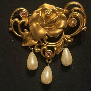 Vintage Avon Rose Brooch Goldtone w/ Faux Pearls & Pink Aurora Borealis Crystals